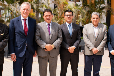 El Director de FIDBAN se presenta en FUNIBER Perú
